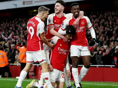 Siêu dự bị của Arsenal đắt hàng