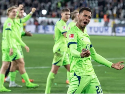 Phóng viên báo tin buồn cho M.U vụ tiền vệ 25 triệu euro