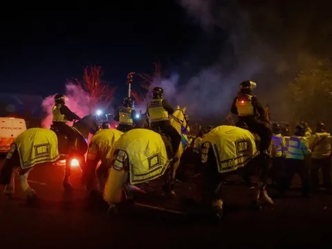 Nổ biến tại cúp C3, cảnh sát bị thương