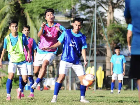 Nợ lương, thưởng từ đầu mùa, CLB Việt Nam có câu trả lời cho cầu thủ trước Tết