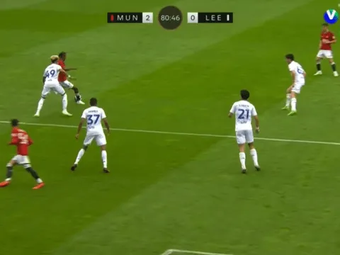 Ghi bàn hạ Leeds, cơn lốc của M.U bỗng 'đắt hàng như tôm tươi'