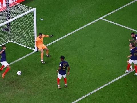 Nối gót Martinez, Varane trở thành 'bùa hộ mệnh' cho khung thành