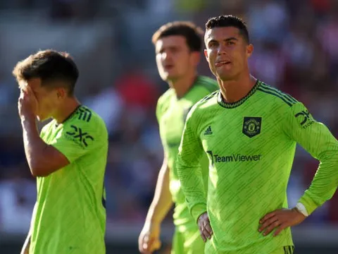 Nối gót Ronaldo, 2 cái tên khăn gói rời M.U trong tháng Một