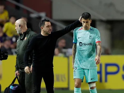 Nóng! Barca mất Cancelo trong vài tuần