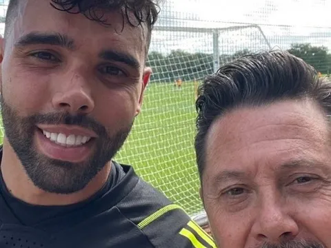 NÓNG! David Raya khoác áo Arsenal