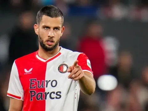 NÓNG: Liverpool nghiêm túc với kế hoạch cải tổ hàng thủ