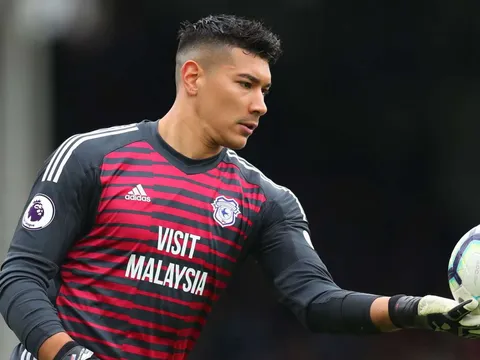 NÓNG! West Ham hỏi mua thủ thành người Đông Nam Á