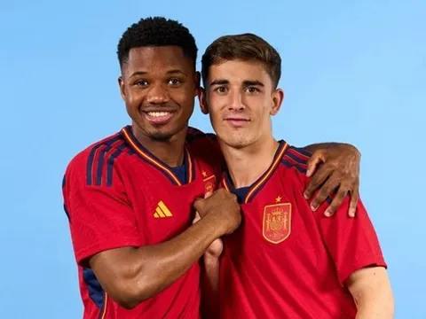 Nụ cười trở lại với Ansu Fati