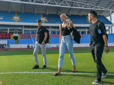 Nữ HLV Dortmund hài lòng với công tác chuẩn bị tại sân Mỹ Đình