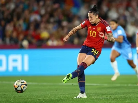 Nữ ngôi sao bị Chủ tịch LĐBĐ "khóa môi" dẫn đầu đề cử FIFA The Best 2023