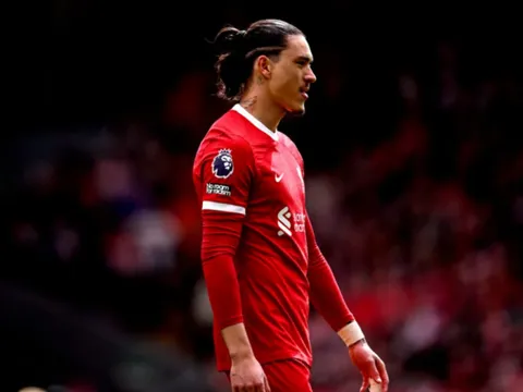 Nunez hóa 'chân gỗ' tệ hại