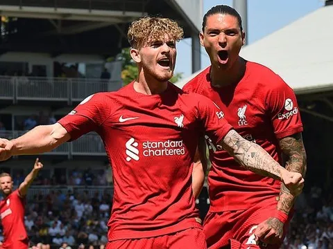Nunez được đồng đội bảo vệ khi bị huyền thoại Liverpool chỉ trích