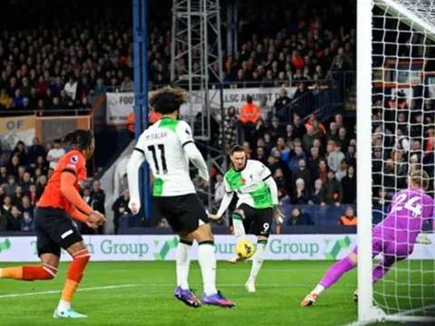 Nunez hóa "gỗ quý", Liverpool mất điểm đáng tiếc trước Luton Town