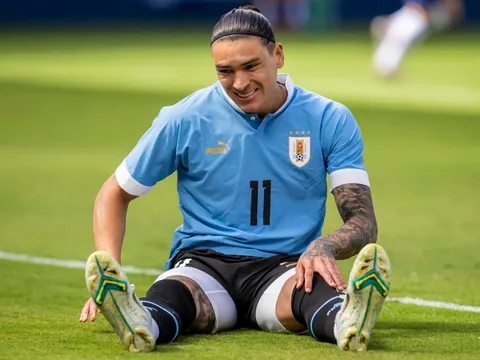 Liverpool hoang mang chờ tin Darwin Nunez