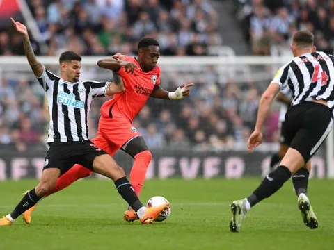 "Nuối tiếc của Arsenal" gây choáng trước Brighton