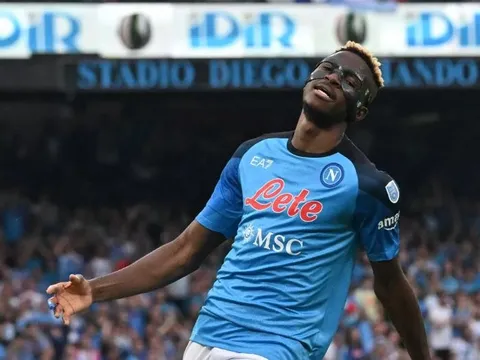 "Đừng nhận sự đối xử tệ như thế này - thay vào đó hãy đến Arsenal"