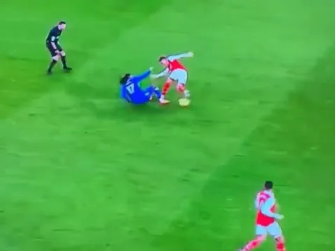 Odegaard 'nhảy số' thiên tài, CĐV tròn mắt sửng sốt