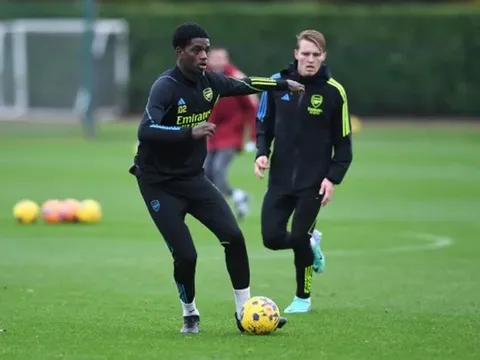 Odegaard trở lại tập luyện