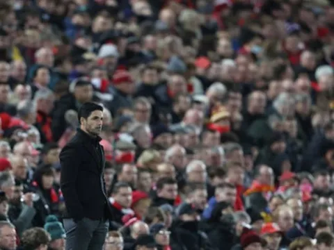 Ole bị sỉ nhục ở trận Liverpool 4-0 Arsenal