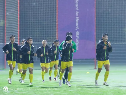 Olympic Việt Nam gạt buồn, đội mưa tập chờ đấu Saudi Arabia