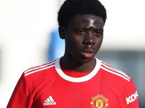 Man United trói chân thần đồng 19 tuổi