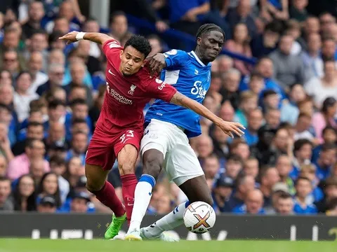 Everton có biến, Arsenal nhanh tay hỏi mua Amadou Onana