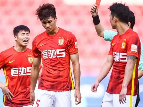 Ông lớn của bóng đá Trung Quốc rớt hạng