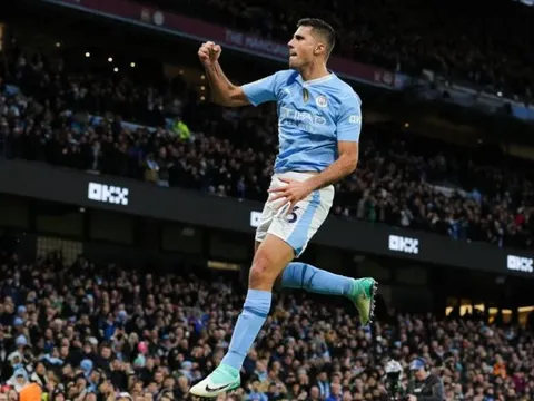 Onuoha chọn ra top 3 tiền vệ xuất sắc nhất Premier League