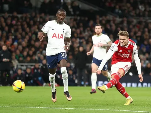 "Arsenal gặp Man Utd sẽ quyết định ngôi vô địch"