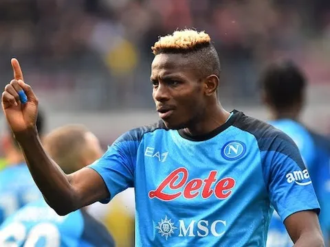 Chủ tịch Napoli: "Luôn có những đề nghị khiếm nhã được đưa ra"