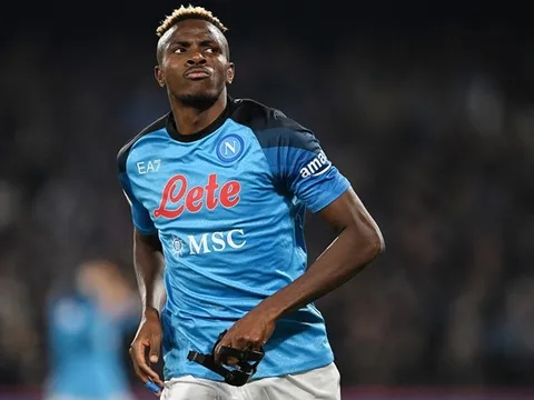 Huyền thoại Anh “giúp” Victor Osimhen chọn bến đỗ mới