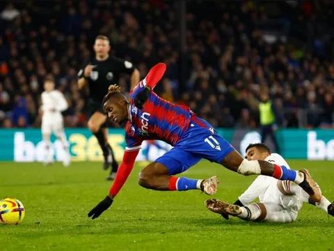 Owen chê bai quyết định của Casemiro