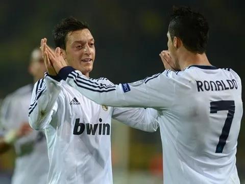 Mesut Ozil: 'Hãy tôn trọng Ronaldo'