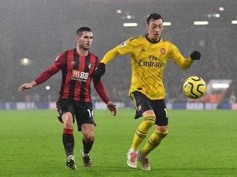 Ozil lột xác trước Bournemouth, Arteta vui sướng tới mức 'bấn loạn'