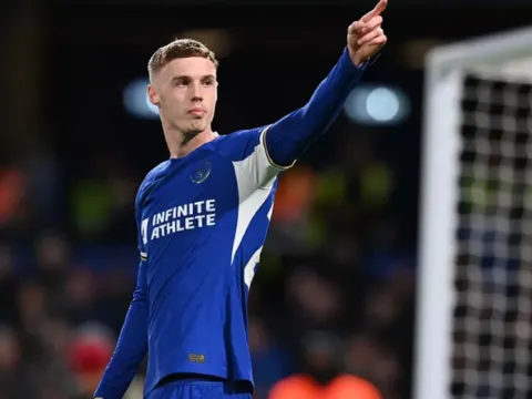 Jamie Carragher trầm trồ trước sao Chelsea