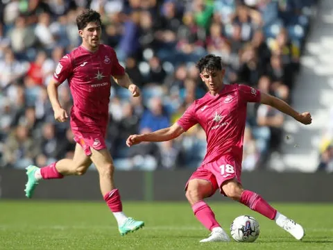 Charlie Patino bùng nổ ngay sau khi rời Arsenal