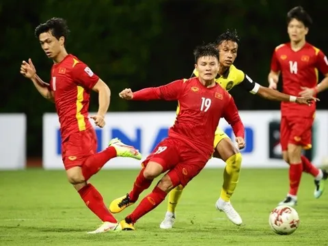 HLV Hoàng Văn Phúc: 'Tuyển Việt Nam phải chơi trên cơ Indonesia'