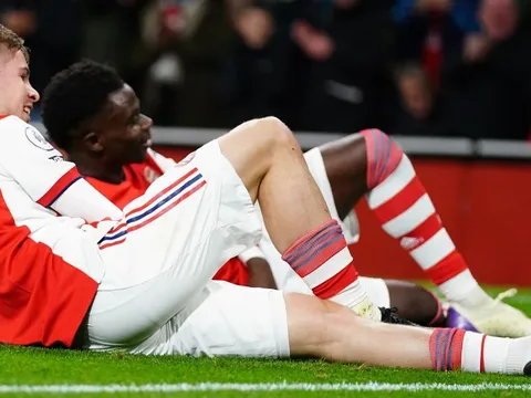 Cơn đau đầu ập đến Arsenal kể cả vô địch Premier League
