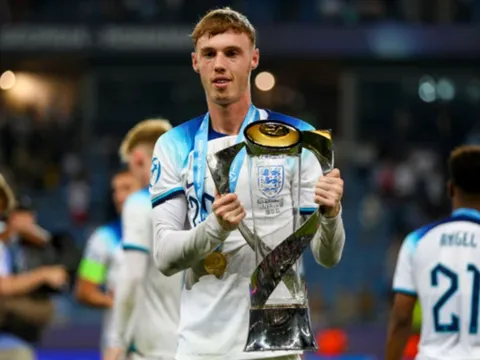 Brighton tăm tia ngọc quý của Pep