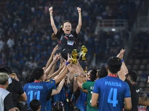 Thái Lan chia tay Asian Cup, Madam Pang từ chức