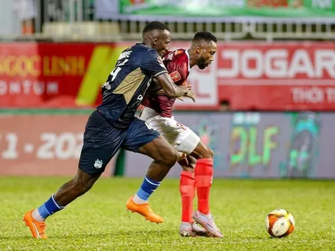 Ngoại binh dọa kiện HAGL lên FIFA?; Bầu Đức chi hàng nghìn tỷ nuôi bóng đá