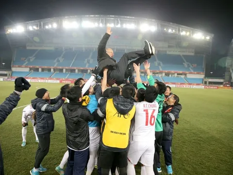 'Cả 2 nền bóng đá Việt Nam và Thái Lan cũng chỉ có thể đến đó'