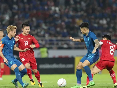 HLV Troussier thay máu ĐTQG; U22 Indonesia đổi thuyền trưởng