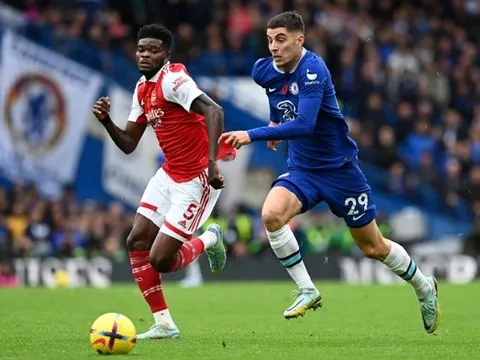 Chiến thần Arsenal cà khịa Chelsea