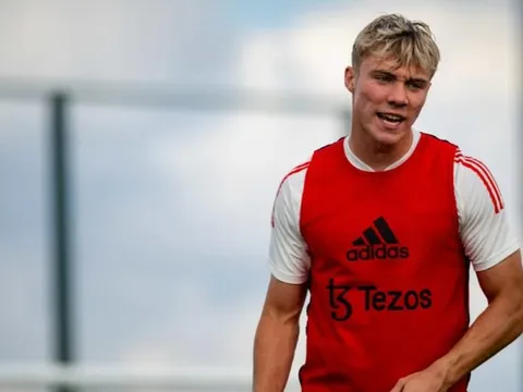 Paul Merson bị thuyết phục bởi cầu thủ lợi hại của Man United