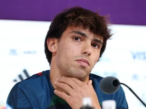 Paul Merson gửi lời cảnh báo nhóm CLB Premier League về Joao Felix