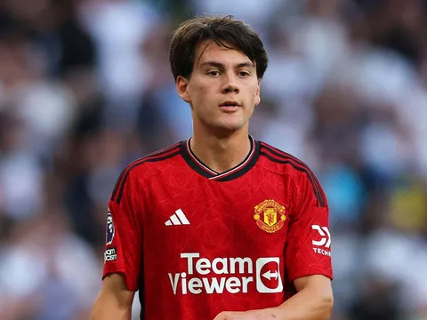 Huyền thoại cảnh báo Man United về Facundo Pellistri
