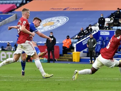 Man Utd hòa cay đắng, Scholes 'hủy diệt' 1 cái tên ở tuyến giữa