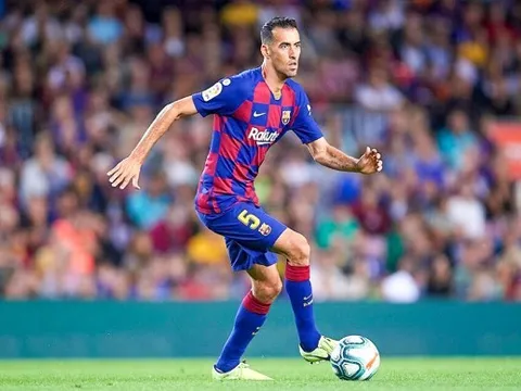 Pedri chỉ ra người thay thế Busquets ở Barcelona