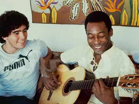 9 huyền thoại vĩ đại được treo số áo để vinh danh